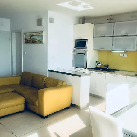 Zara Apartment *